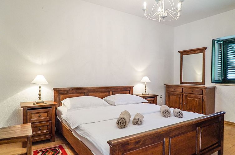 Vakantiehuis in Zagvozd mit Privatem Pool