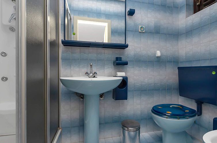 Appartement Wunderschöne Wohnung in Zelenka mit Gemeinschaf