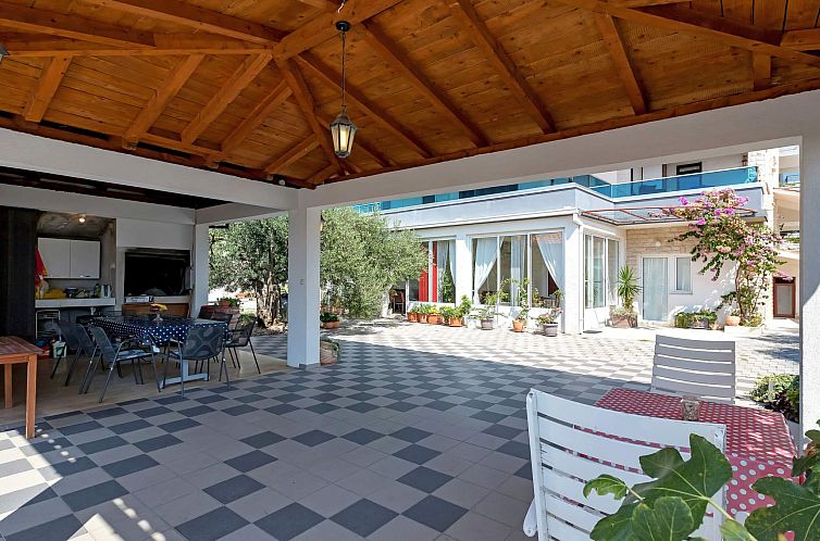 Appartement Wunderschöne Wohnung in Zelenka mit Gemeinschaf