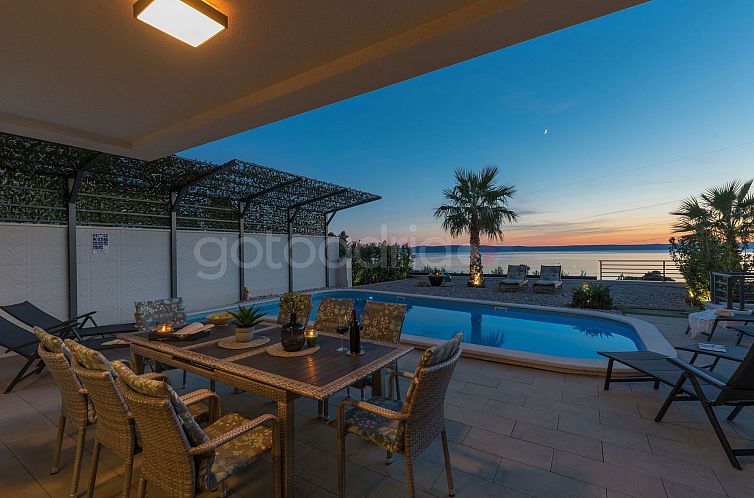 Vakantiehuis 5 Sterne Blick - Privater Pool - Luxus Villa Iv