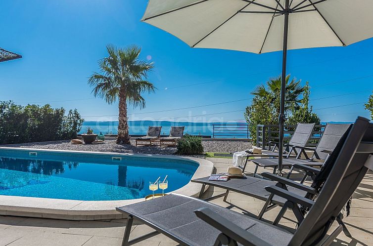 Vakantiehuis 5 Sterne Blick - Privater Pool - Luxus Villa Iv