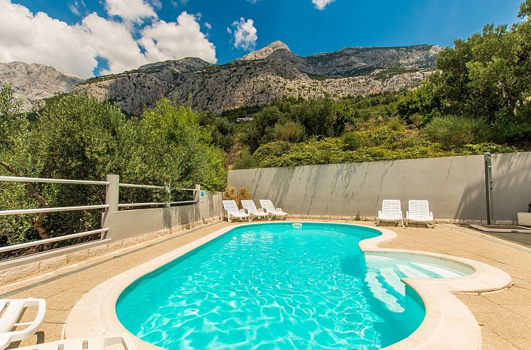 Vakantiehuis Ozzi mit privatem Pool