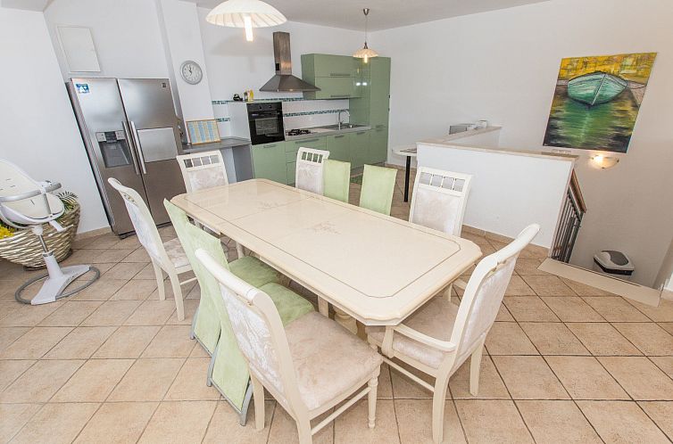 Vakantiehuis Ozzi mit privatem Pool