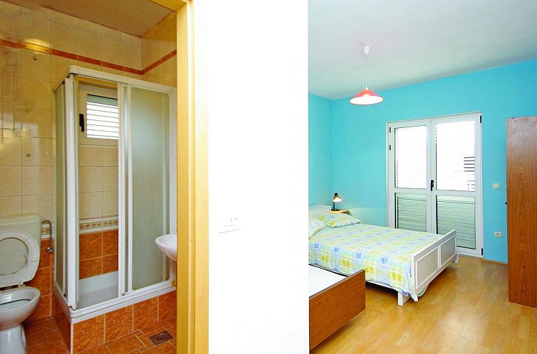 Appartement Große Wohnung in Zelenka mit Eigenem Parkplatz