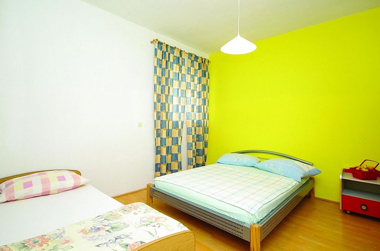 Appartement Große Wohnung in Zelenka mit Eigenem Parkplatz