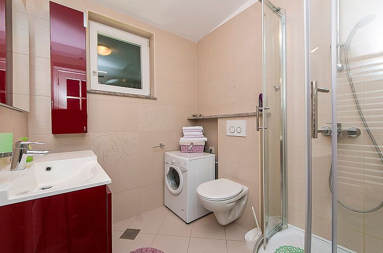 Appartement Gemütliche Ferienwohnung mit Terrasse in Bidol
