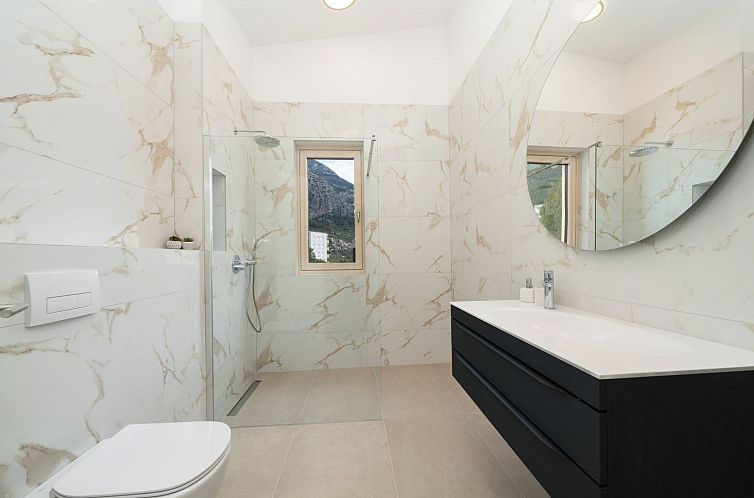 Vakantiehuis Neue Villa Adore