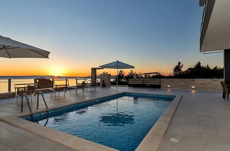 Vakantiehuis Villa Infinite mit Schwimmbad und Meerblick