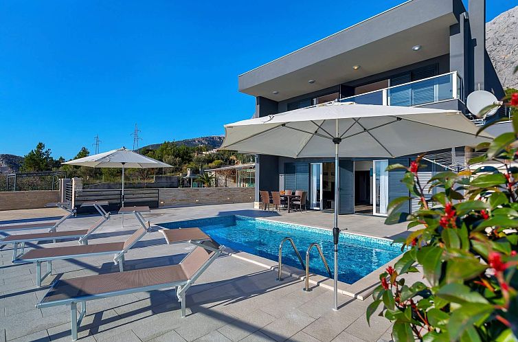Vakantiehuis Villa Infinite mit Schwimmbad und Meerblick