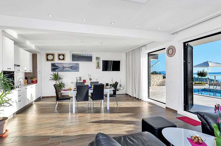 Vakantiehuis Villa Infinite mit Schwimmbad und Meerblick