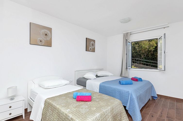 Vakantiehuis Villa Infinite mit Schwimmbad und Meerblick