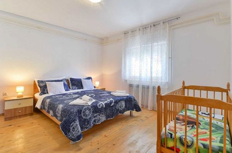 Vakantiehuis Holiday Home Vesna with pool