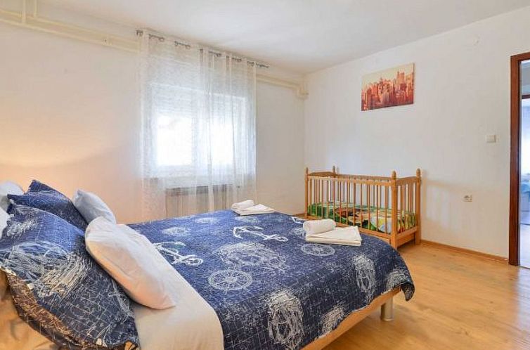 Vakantiehuis Holiday Home Vesna with pool