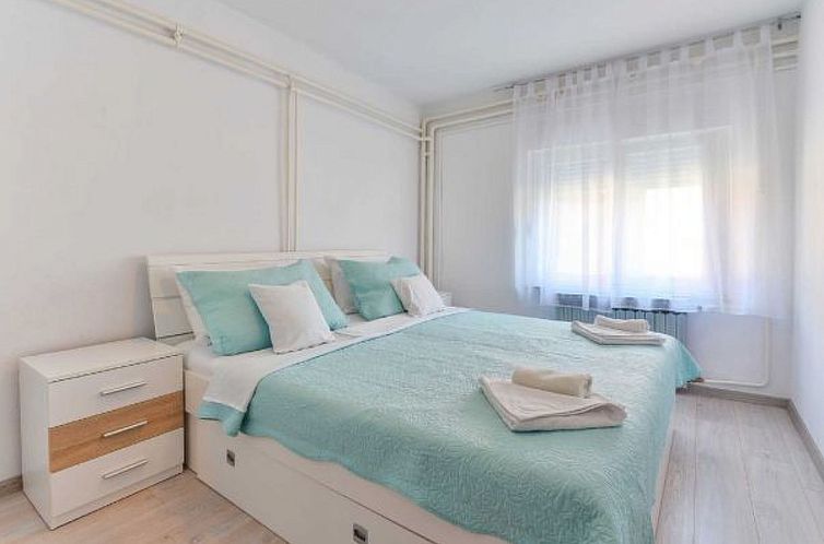 Vakantiehuis Holiday Home Vesna with pool