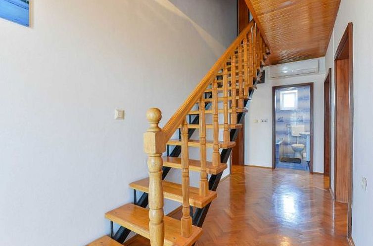 Vakantiehuis Holiday Home Vesna with pool