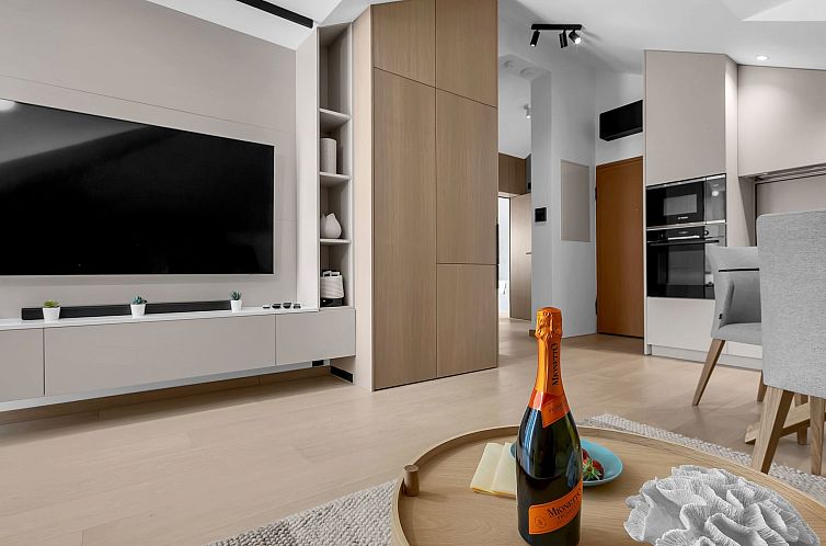 Appartement Penthouse Nikolina-50m to beach