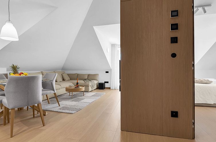 Appartement Penthouse Nikolina-50m to beach