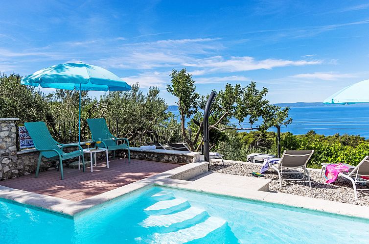 Vakantiehuis Villa Kety mit Pool