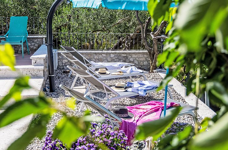 Vakantiehuis Villa Kety mit Pool