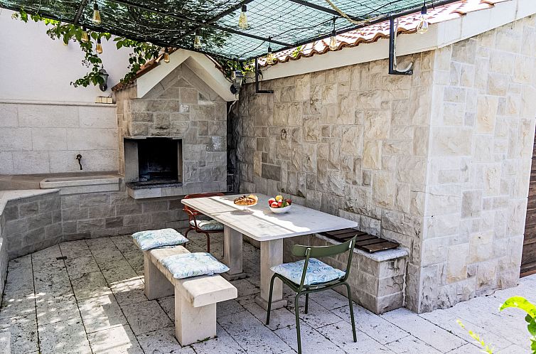 Vakantiehuis Villa Kety mit Pool