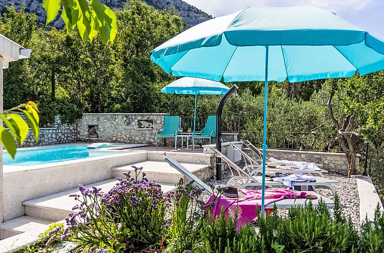 Vakantiehuis Villa Kety mit Pool