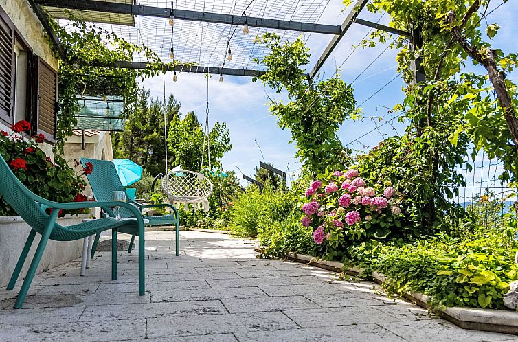 Vakantiehuis Villa Kety mit Pool