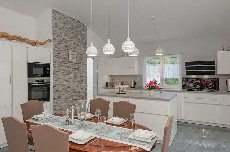 Vakantiehuis Villa Mira Mel