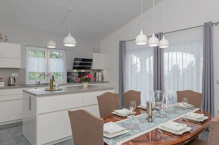 Vakantiehuis Villa Mira Mel