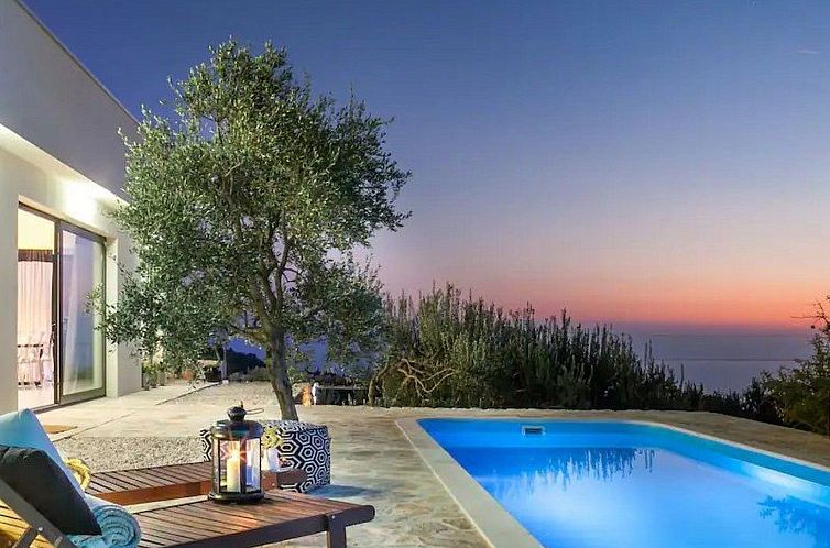 Vakantiehuis Stylische Villa -Tres Chic- in Makarska