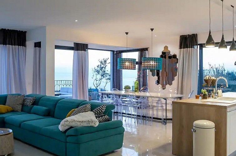 Vakantiehuis Stylische Villa -Tres Chic- in Makarska