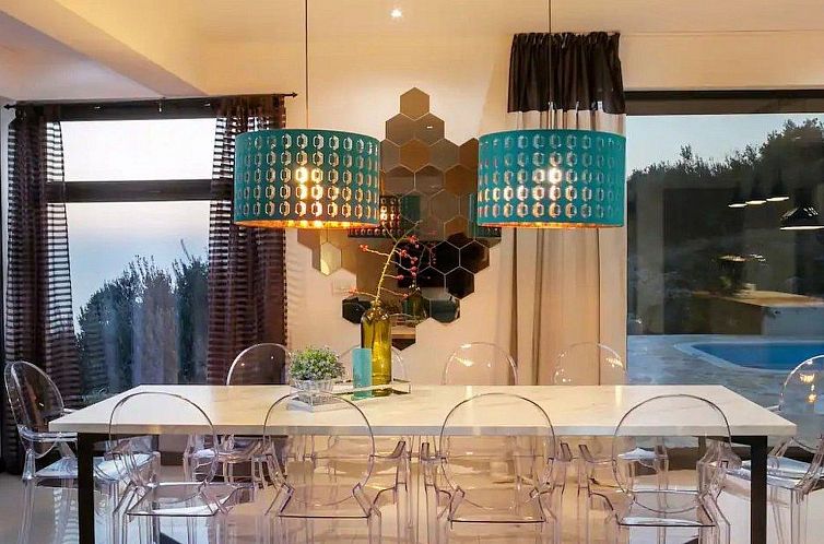 Vakantiehuis Stylische Villa -Tres Chic- in Makarska