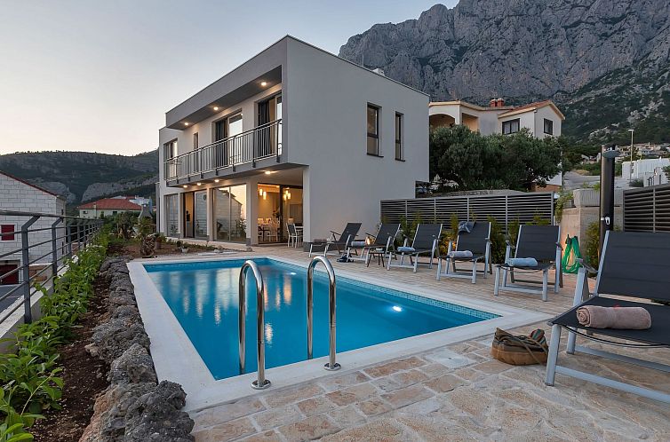 Vakantiehuis Moderne Villa Smart mit Pool und Meerblick