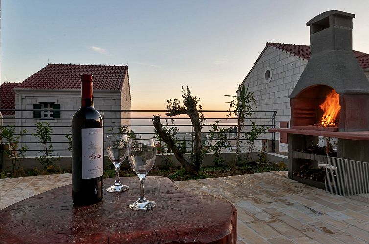 Vakantiehuis Moderne Villa Smart mit Pool und Meerblick