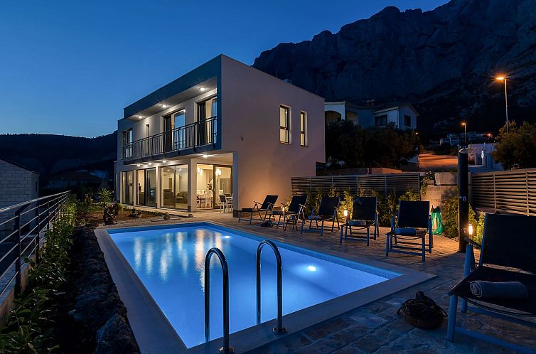 Vakantiehuis Moderne Villa Smart mit Pool und Meerblick