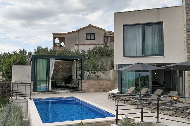 Vakantiehuis Villa Oscar mit Pool