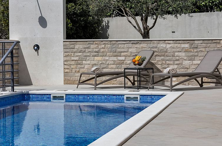 Vakantiehuis Villa Oscar mit Pool