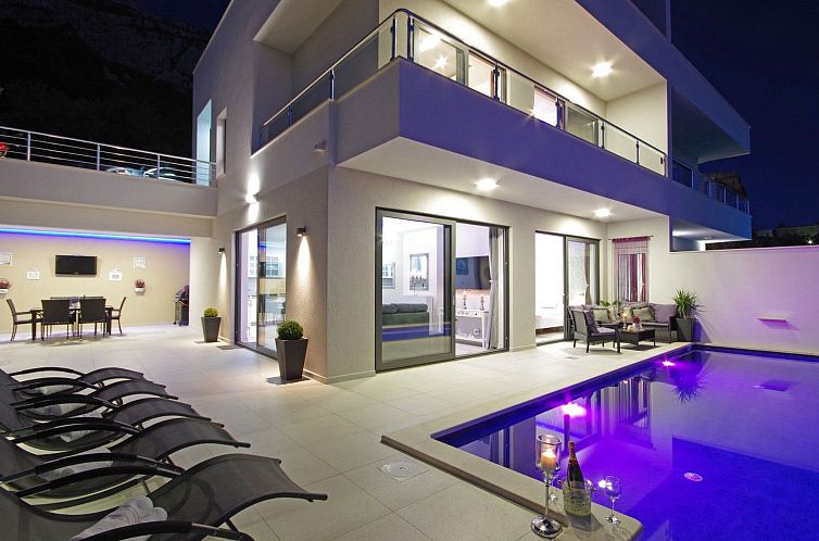 Unterkunft 1032384 - Ferienhaus Dalmatien - Vakantiehuis in Makarska mit Schöner Terrasse