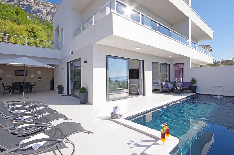 Vakantiehuis in Makarska mit Schöner Terrasse