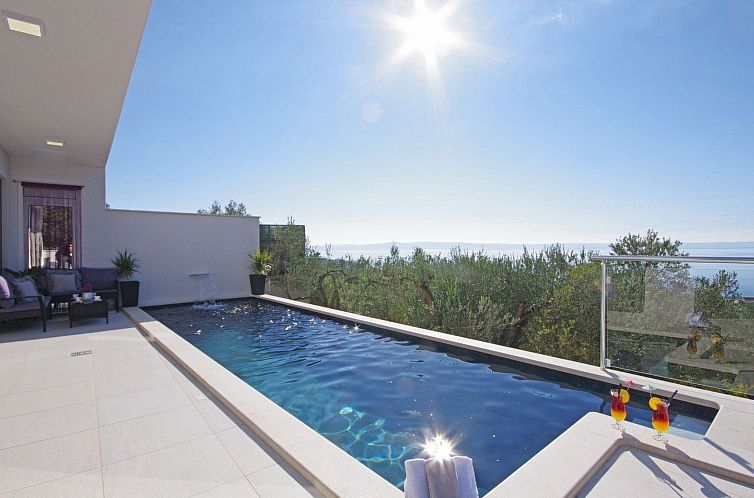 Vakantiehuis in Makarska mit Schöner Terrasse