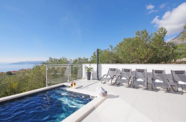 Vakantiehuis in Makarska mit Schöner Terrasse