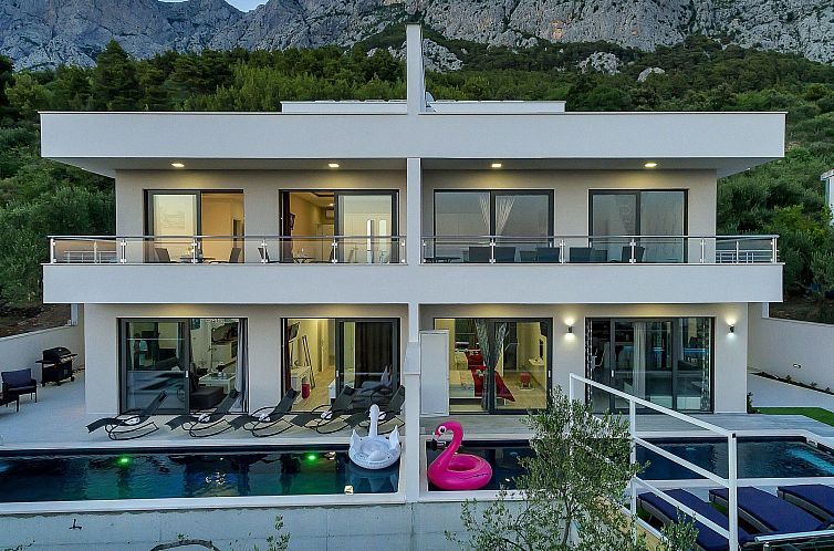 Vakantiehuis in Makarska mit Schöner Terrasse