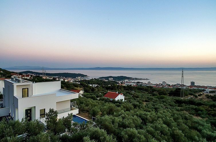 Vakantiehuis in Makarska mit Schöner Terrasse