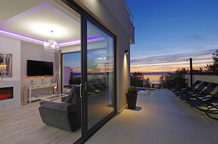 Vakantiehuis in Makarska mit Schöner Terrasse