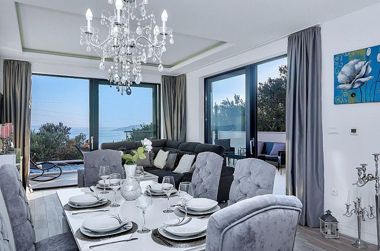 Vakantiehuis in Makarska mit Schöner Terrasse