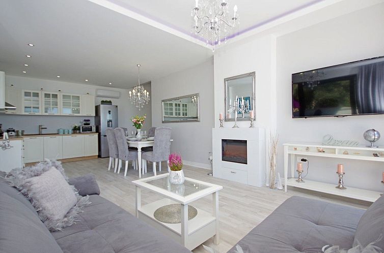 Vakantiehuis in Makarska mit Schöner Terrasse