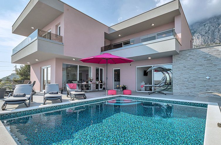 Unterkunft 1032385 - Ferienhaus Dalmatien - Vakantiehuis Villa mit beheiztem Pool und fünf Schlafzimmer