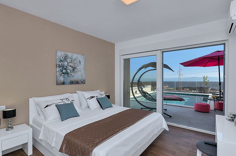 Vakantiehuis Villa mit beheiztem Pool und fünf Schlafzimmer