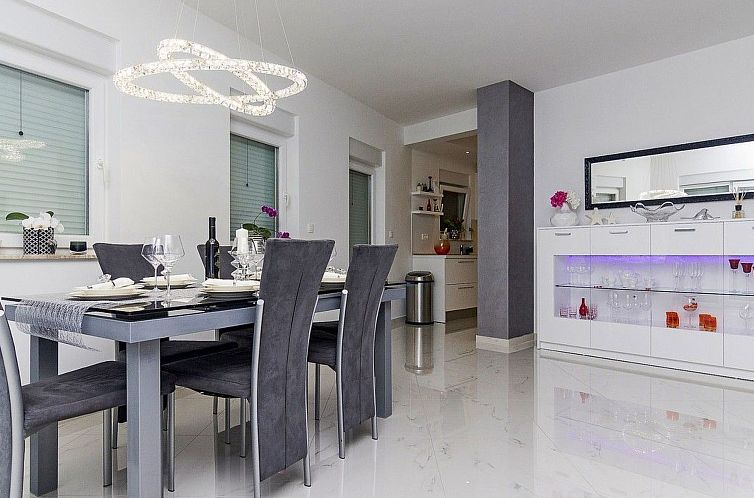 Appartement Penthousewohnung mit Whirlpool und Meerblick