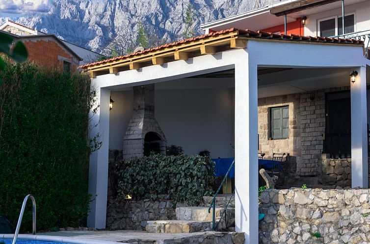 Vakantiehuis Schönes Haus in Makarska mit privatem Parkplat