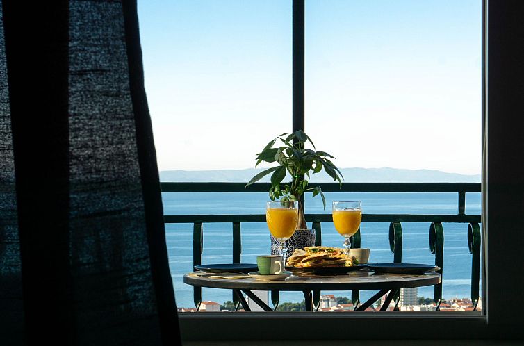 Vakantiehuis Schönes Haus in Makarska mit privatem Parkplat